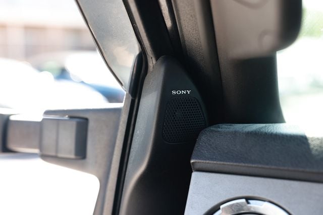 2015 Ford Super Duty F-350 SRW 4WD Crew Cab 172" Lariat - 22998704 - 47