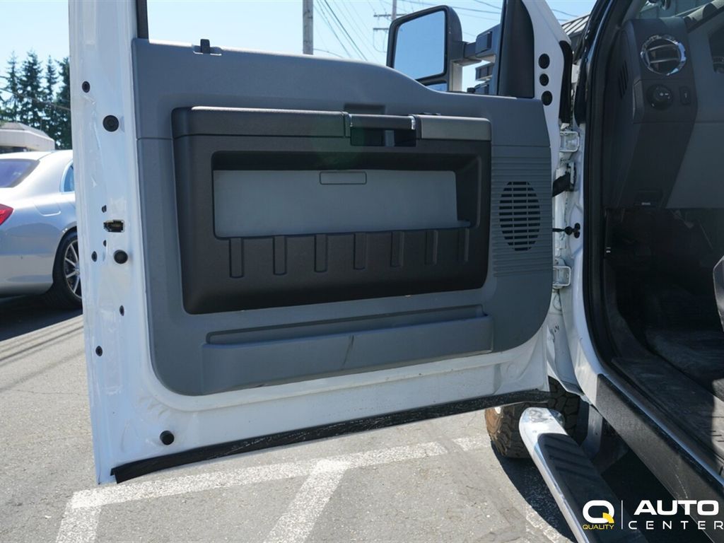 2015 Ford Super Duty F-350 SRW 4WD Crew Cab 172" XLT - 22894746 - 10