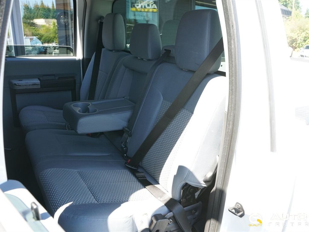 2015 Ford Super Duty F-350 SRW 4WD Crew Cab 172" XLT - 22894746 - 35