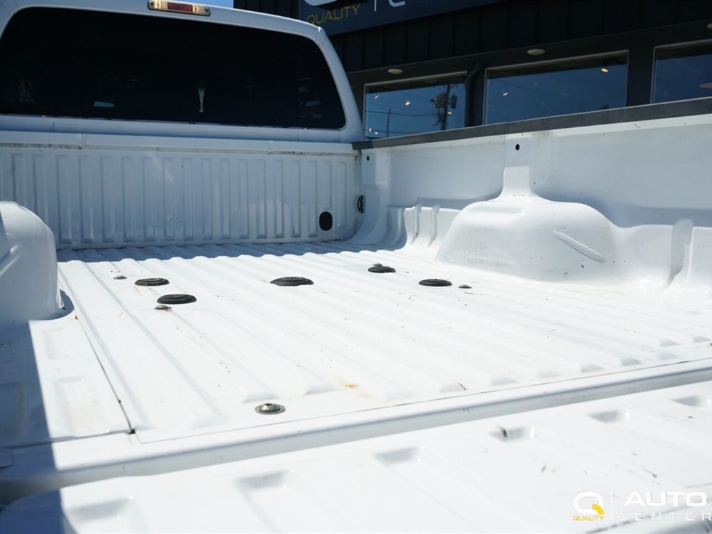 2015 Ford Super Duty F-350 SRW 4WD Crew Cab 172" XLT - 22894746 - 41