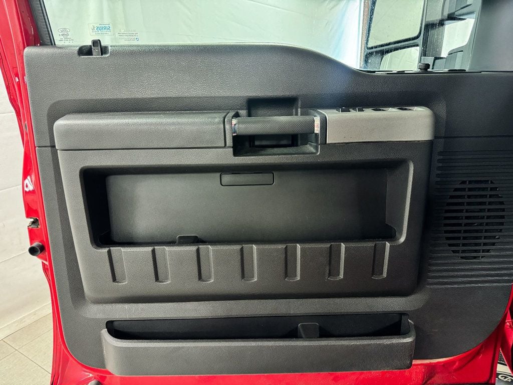 2015 Ford F-350 Lariat photo 13