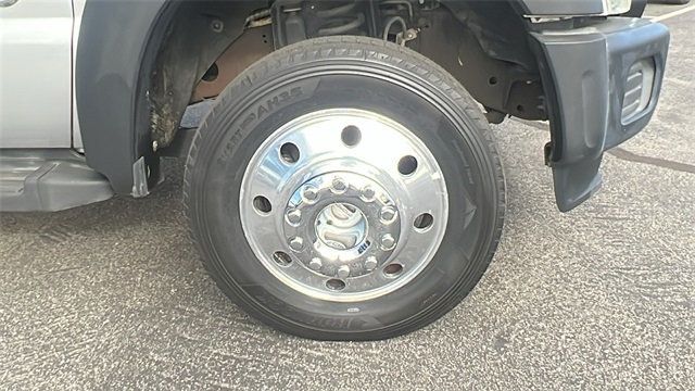 2015 Ford Super Duty F-450 DRW 4WD Crew Cab 172" XL - 22906146 - 9