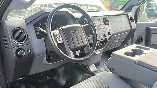 2015 Ford Super Duty F-450 DRW 4WD Crew Cab 172" XL - 22906146 - 18