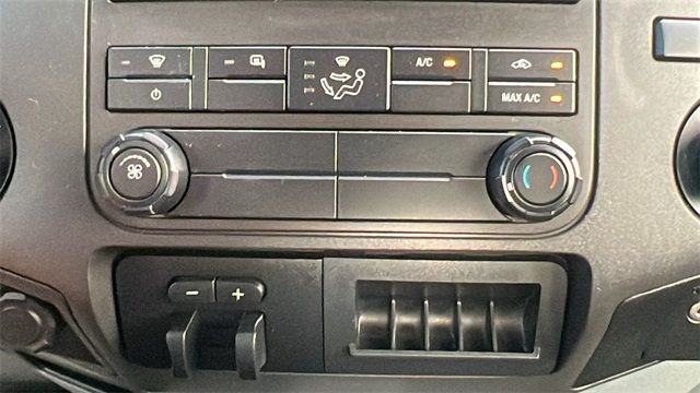 2015 Ford Super Duty F-450 DRW 4WD Crew Cab 172" XL - 22906146 - 27