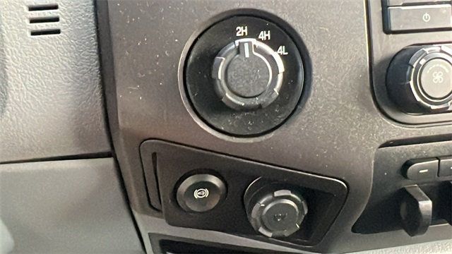 2015 Ford Super Duty F-450 DRW 4WD Crew Cab 172" XL - 22906146 - 28