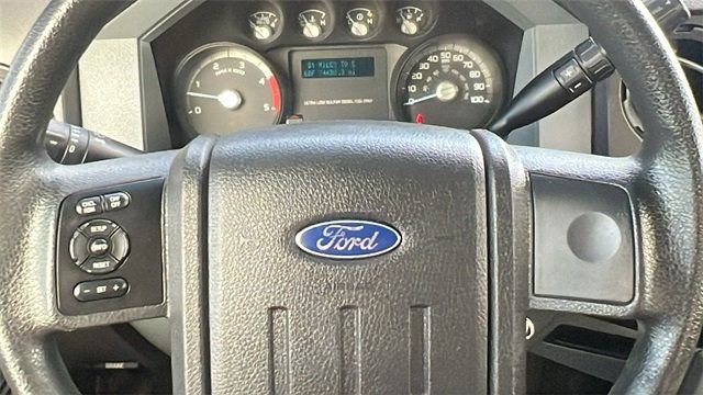 2015 Ford Super Duty F-450 DRW 4WD Crew Cab 172" XL - 22906146 - 31