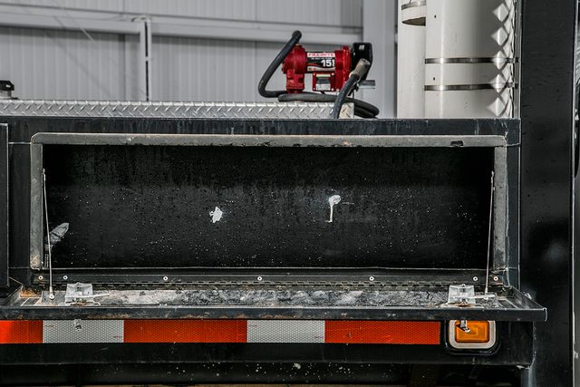 2015 Ford Super Duty F-450 DRW Cab-Chassis F450 REG CAB * 6.7 POWERSTROKE * FLATBED W/BOXES * AUX FUEL TANK - 16689148 - 6