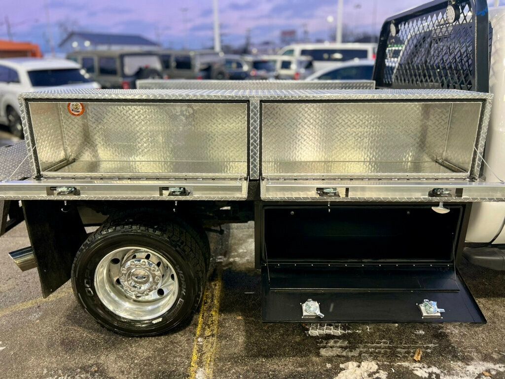 2015 Ford Super Duty F-550 DRW 2WD Crew Cab 200" WB 84" CA Lariat - 22964719 - 10