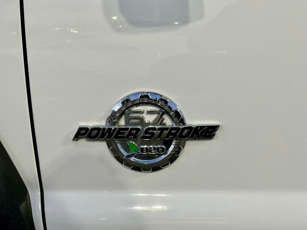 2015 Ford Super Duty F-550 DRW 2WD Crew Cab 200" WB 84" CA Lariat - 22964719 - 11