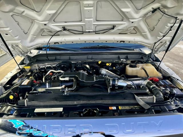 2015 Ford Super Duty F-550 DRW 2WD Crew Cab 200" WB 84" CA Lariat - 22964719 - 13