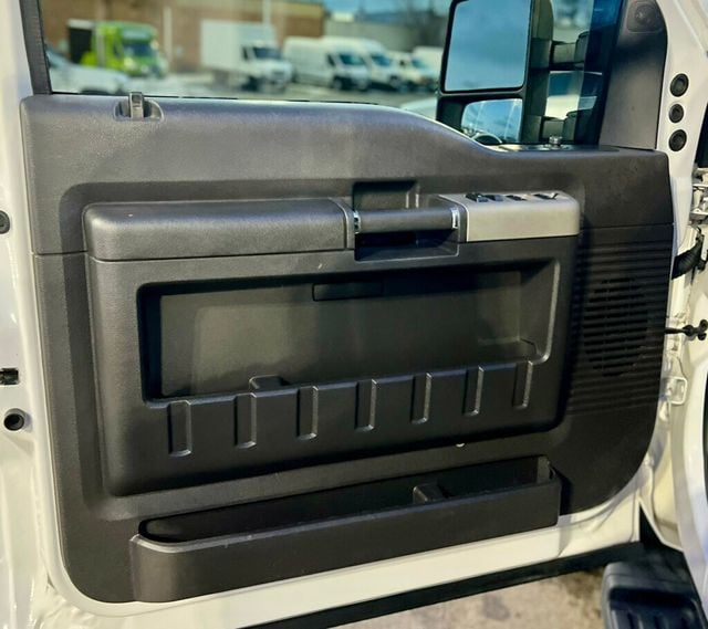 2015 Ford Super Duty F-550 DRW 2WD Crew Cab 200" WB 84" CA Lariat - 22964719 - 14