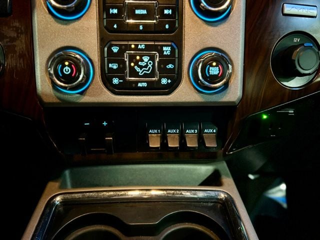 2015 Ford Super Duty F-550 DRW 2WD Crew Cab 200" WB 84" CA Lariat - 22964719 - 27