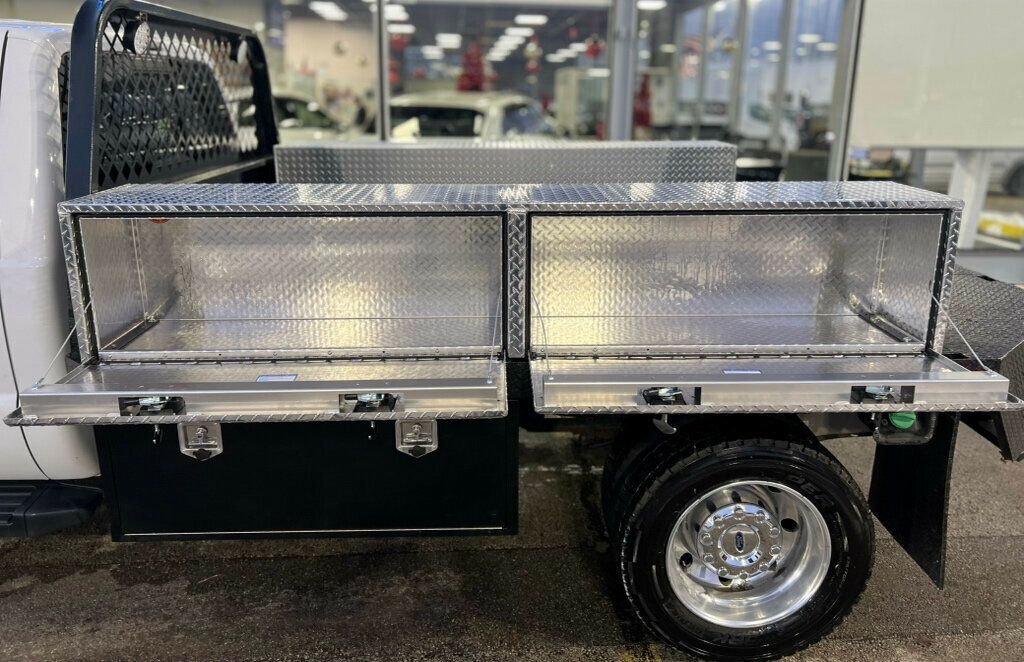 2015 Ford Super Duty F-550 DRW 2WD Crew Cab 200" WB 84" CA Lariat - 22964719 - 8