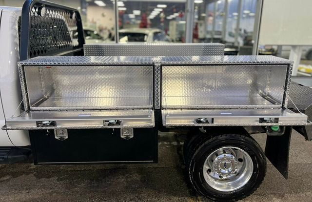 2015 Ford Super Duty F-550 DRW 2WD Crew Cab 200" WB 84" CA Lariat - 22964719 - 8