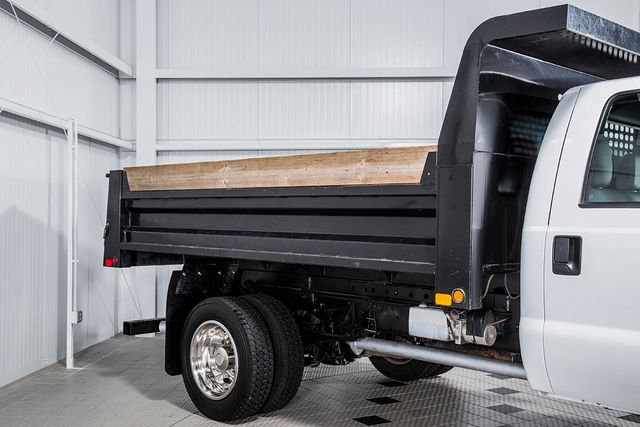 2015 Ford Super Duty F-550 DRW 4WD Crew Cab 200" WB 84" CA XL - 15403102 - 15