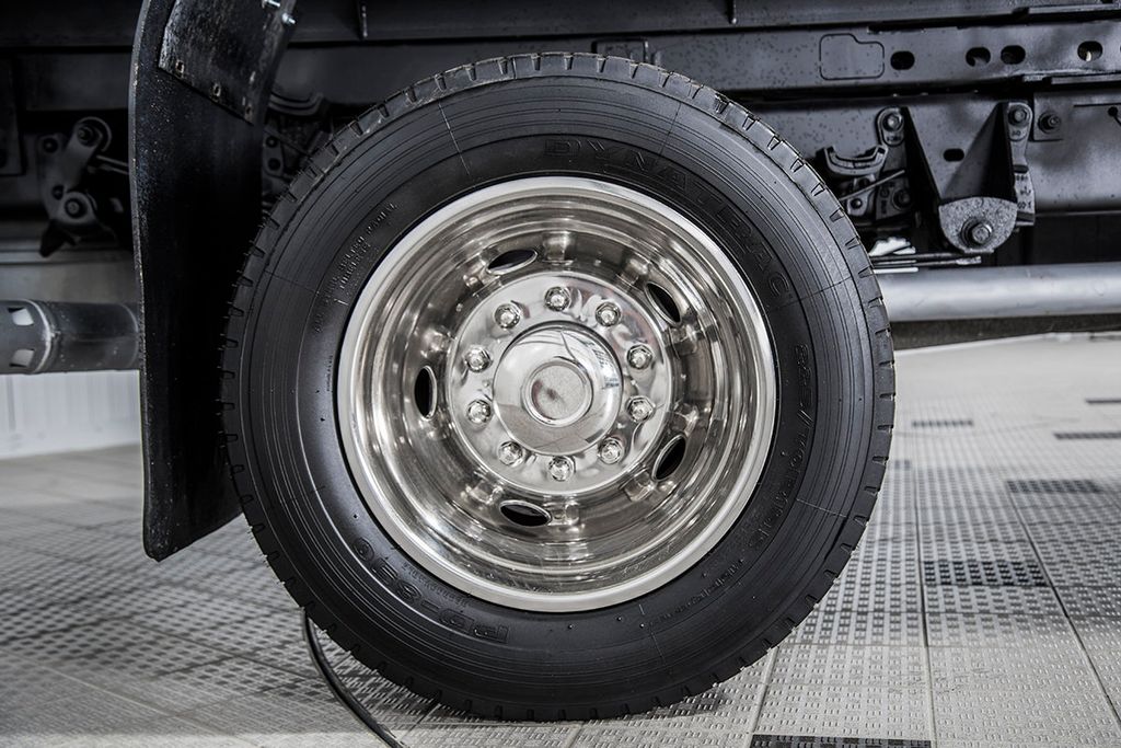 2015 Ford Super Duty F-550 DRW 4WD Crew Cab 200" WB 84" CA XL - 15403102 - 21