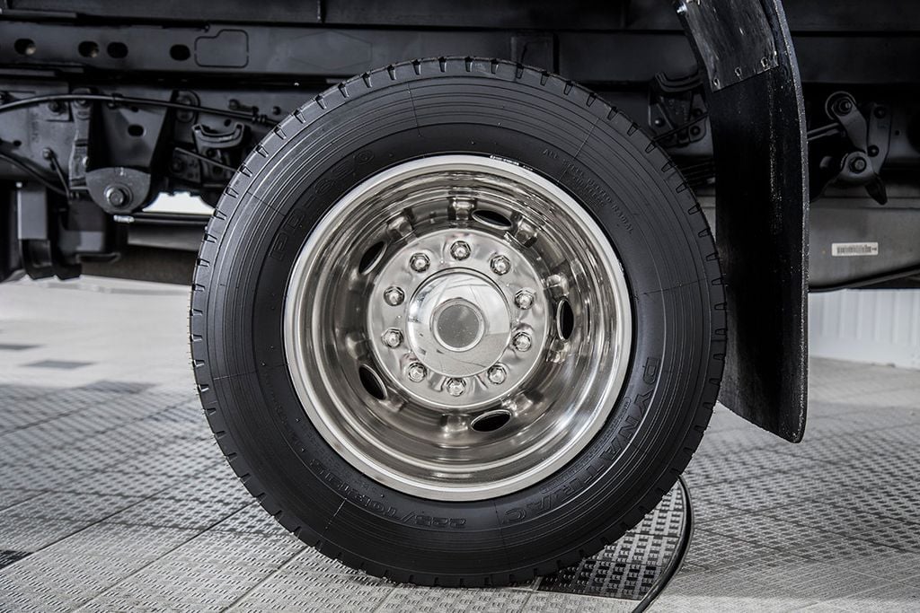 2015 Ford Super Duty F-550 DRW 4WD Crew Cab 200" WB 84" CA XL - 15403102 - 22