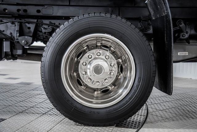 2015 Ford Super Duty F-550 DRW 4WD Crew Cab 200" WB 84" CA XL - 15403102 - 22