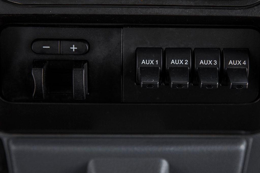 2015 Ford Super Duty F-550 DRW 4WD Crew Cab 200" WB 84" CA XL - 15403102 - 29