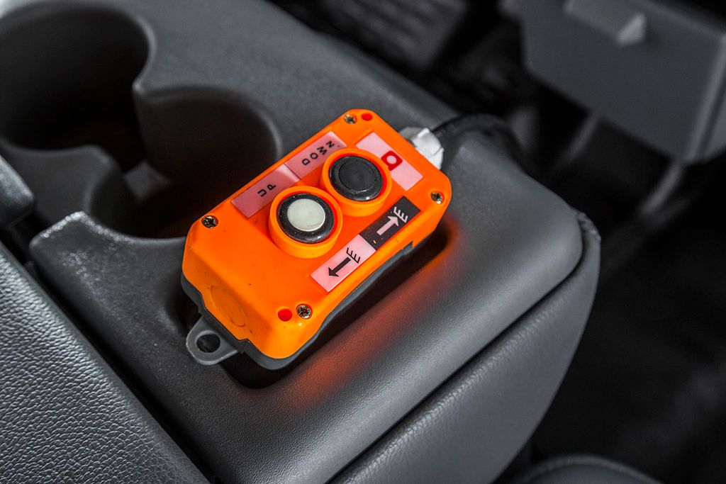 2015 Ford Super Duty F-550 DRW 4WD Crew Cab 200" WB 84" CA XL - 15403102 - 34