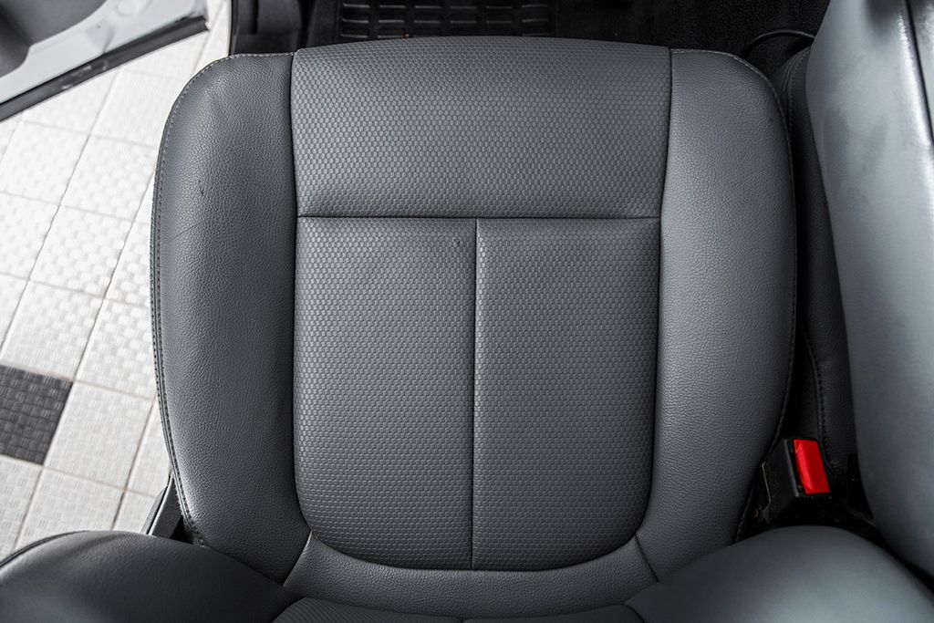 2015 Ford Super Duty F-550 DRW 4WD Crew Cab 200" WB 84" CA XL - 15403102 - 35