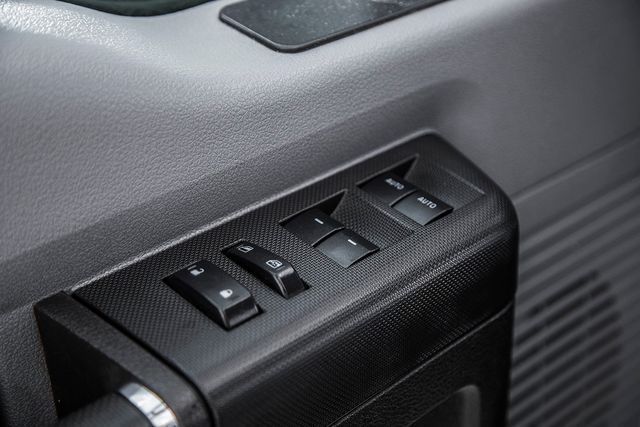 2015 Ford Super Duty F-550 DRW 4WD Crew Cab 200" WB 84" CA XL - 15403102 - 41