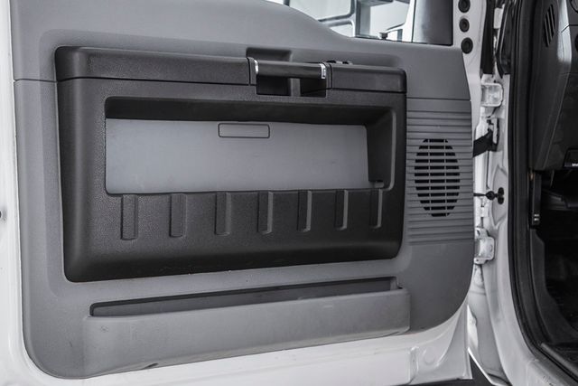 2015 Ford Super Duty F-550 DRW 4WD Crew Cab 200" WB 84" CA XL - 15403102 - 42