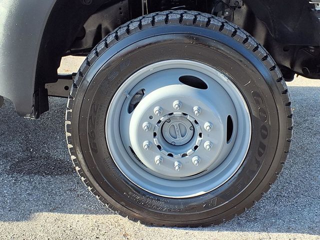 2015 Ford Super Duty F-550 DRW 9' Flatbed - 22994992 - 34