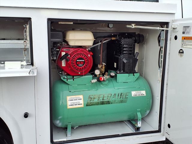 2015 Ford Super Duty F-550 DRW 9' Service Body - 22912845 - 22