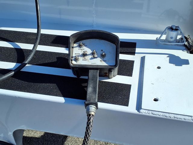 2015 Ford Super Duty F-550 DRW 9' Utility Truck w/Crane - 23019293 - 18