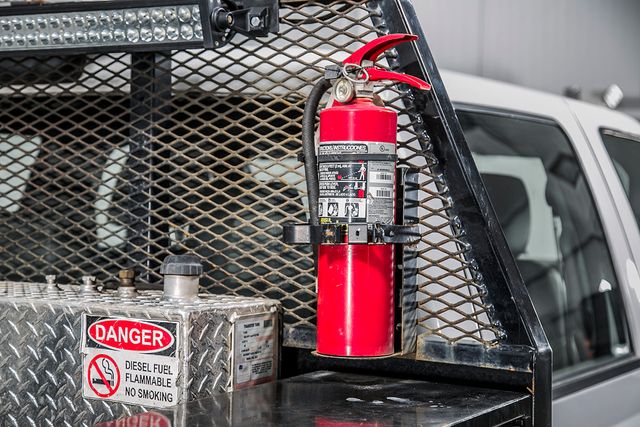 2015 Ford Super Duty F-550 DRW F550 CREW 4X4 * 6.7 POWERSTROKE * FLATBED W/TOOLBOXES & AUX FUEL - 16715627 - 9