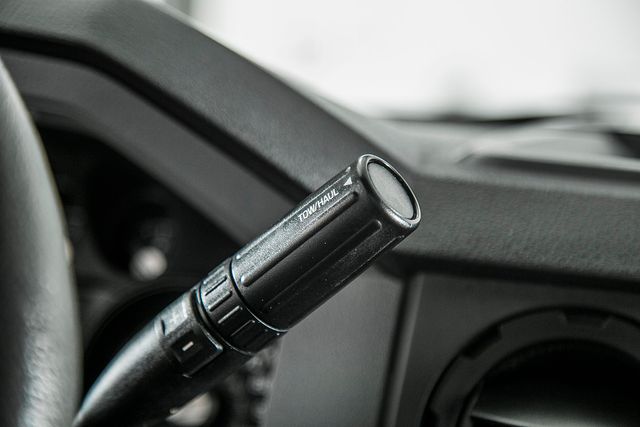 2015 Ford Super Duty F-550 DRW F550 REG CAB 4X4 * 6.7 POWERSTROKE * 11' C&M FLATBED * 1 OWNER - 17136112 - 23