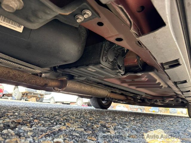 2015 Ford Taurus 4dr Sedan SEL FWD - 22971464 - 16