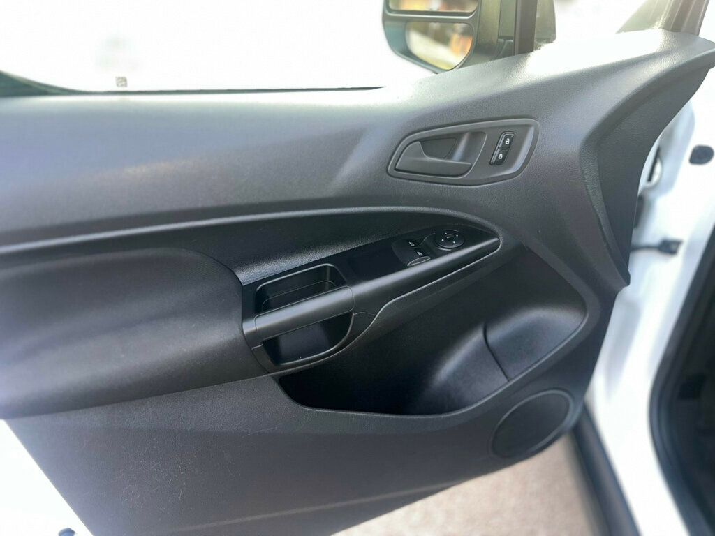 2015 Ford Transit Connect CLEAN TITLE, LOW MILES !!  - 22946000 - 7