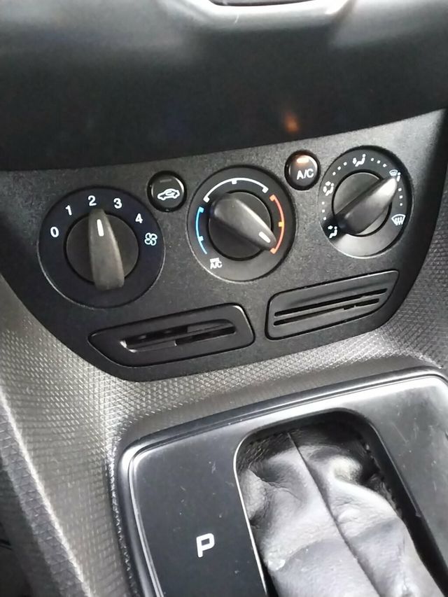 2015 Ford Transit Connect LWB XL - 22964484 - 18