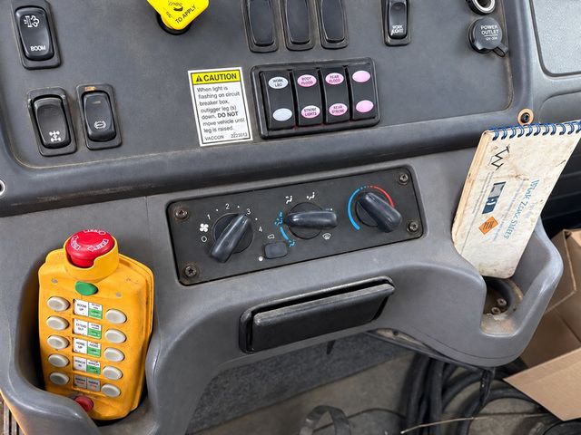 2015 Freightliner 114SD w/ 24ft Vacuum Boom, 8in Suction Hose, Deutz Pump - 23083617 - 4