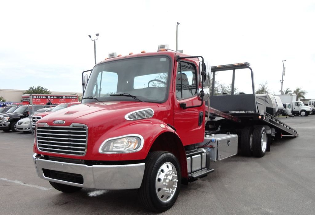 2015 Freightliner BUSINESS CLASS M2 106 AIR SUSPENSION..21.5 CENTURY (LCG) ROLLBACK TOW TRUCK.. - 17268013 - 1