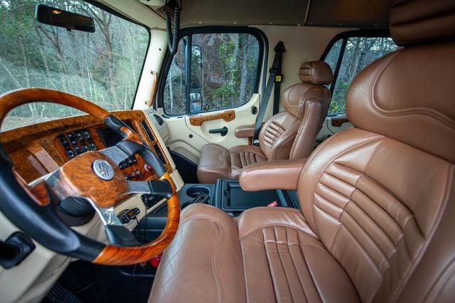 2015 Freightliner M2 Sport Chassis - 22950895 - 15