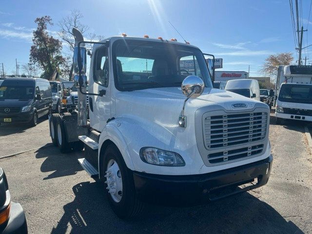 2015 Freightliner M2 112 TANDEM AXEL TRACTOR - 22667821 - 0