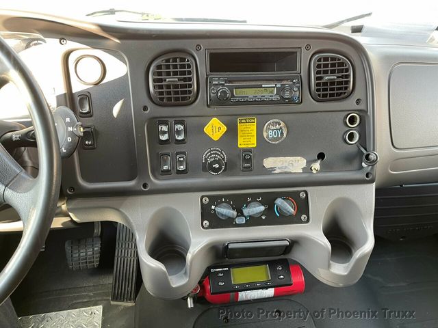 2015 FREIGHTLINER M2-106 Regular Cab 2dr Long Chassis DRW - 21671718 - 21