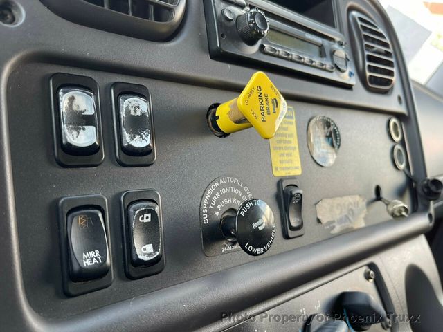 2015 FREIGHTLINER M2-106 Regular Cab 2dr Long Chassis DRW - 21671718 - 26