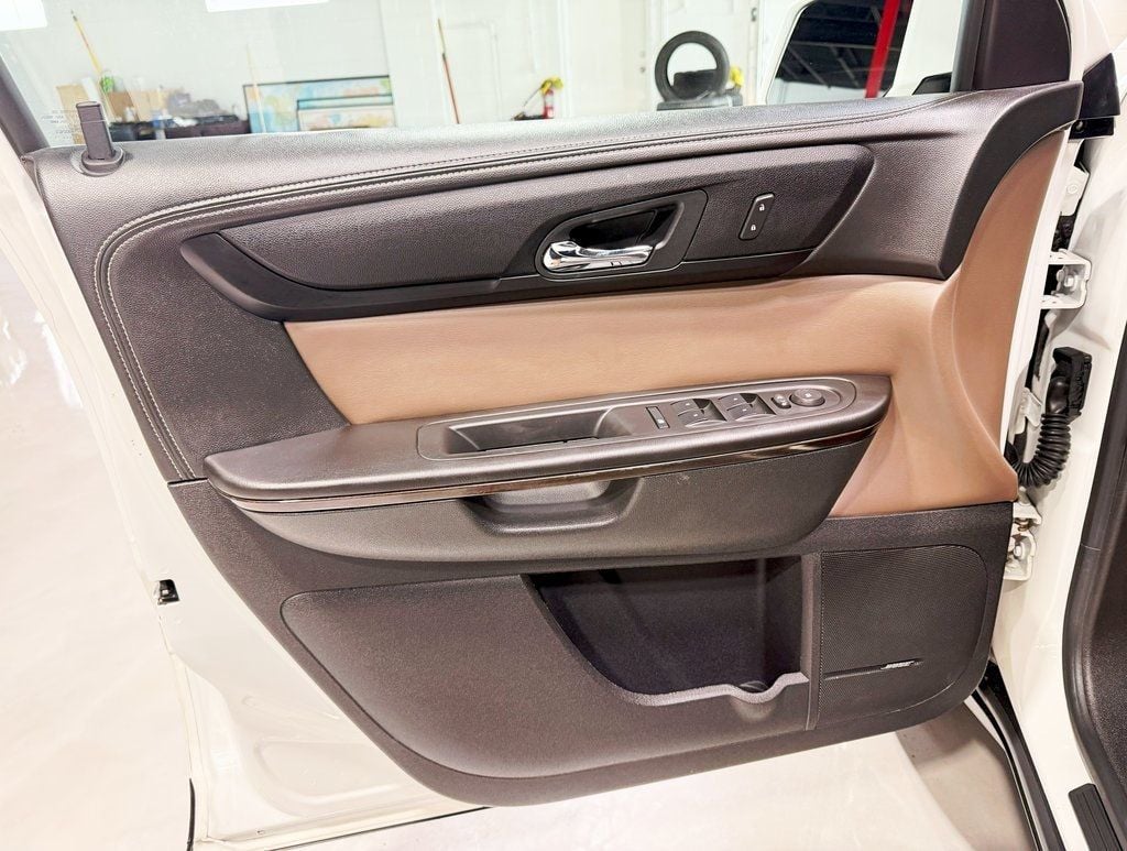 2015 Gmc Acadia SLT photo 24