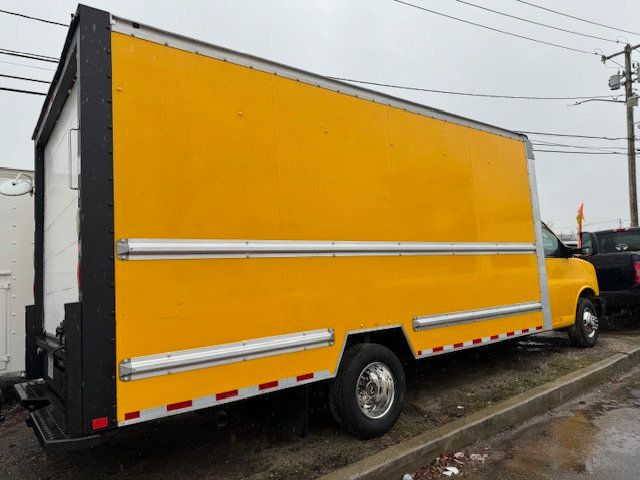 2015 GMC G3500 HD ONE TON 16 FOOT BOX TRUCK READY FOR WORK - 22257631 - 2