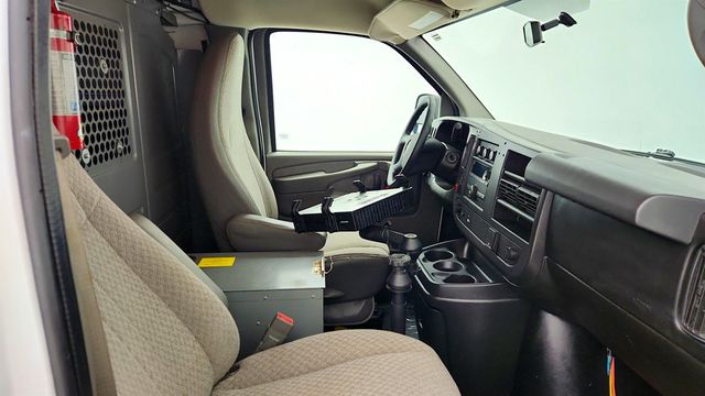 2015 GMC Savana Cargo Van RWD 2500 135'' w/ Convenience Pkg, Shelving Unit & Partition - 23019580 - 18