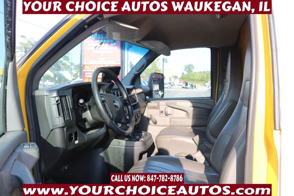 2015 GMC Savana Commercial Cutaway 3500 Van 177" - 21350766 - 10