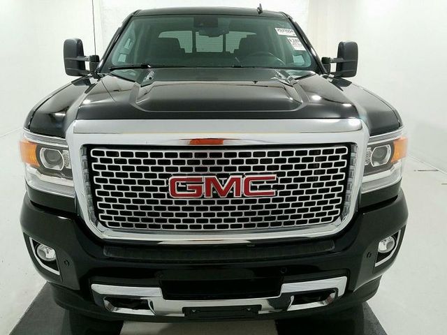 2015 GMC Sierra 4WD Crew Cab Short Box's photo