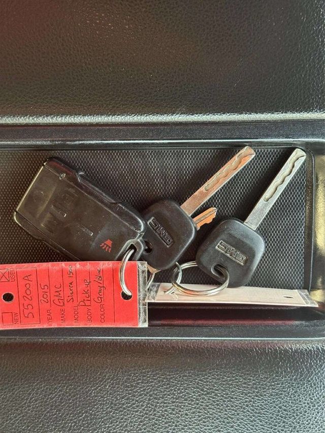 2015 GMC Sierra 1500 SLT 4x4 4dr Crew Cab 5.8 ft. SB - 23006791 - 32