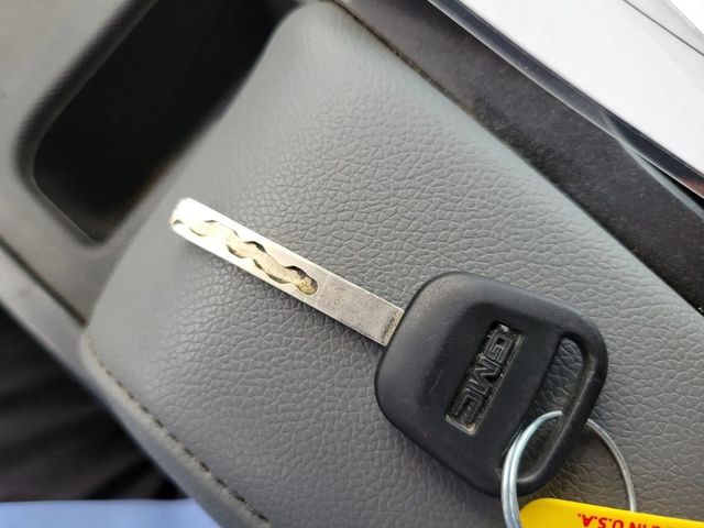 2015 GMC Sierra 1500 Double Cab Pickup 4D 6 1/2 ft - 22586619 - 35