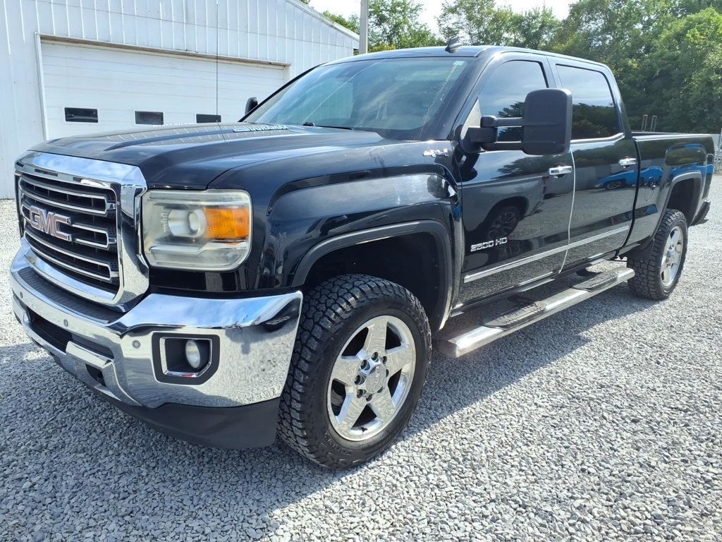 2015 GMC Sierra 2500 HD Crew Cab SLT Pickup 4D 6 1/2 ft - 23085224 - 3