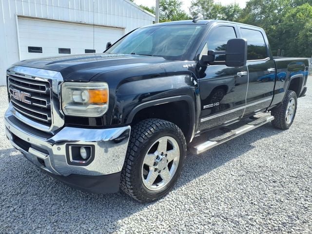 2015 GMC Sierra 2500 HD Crew Cab SLT Pickup 4D 6 1/2 ft - 23085224 - 3